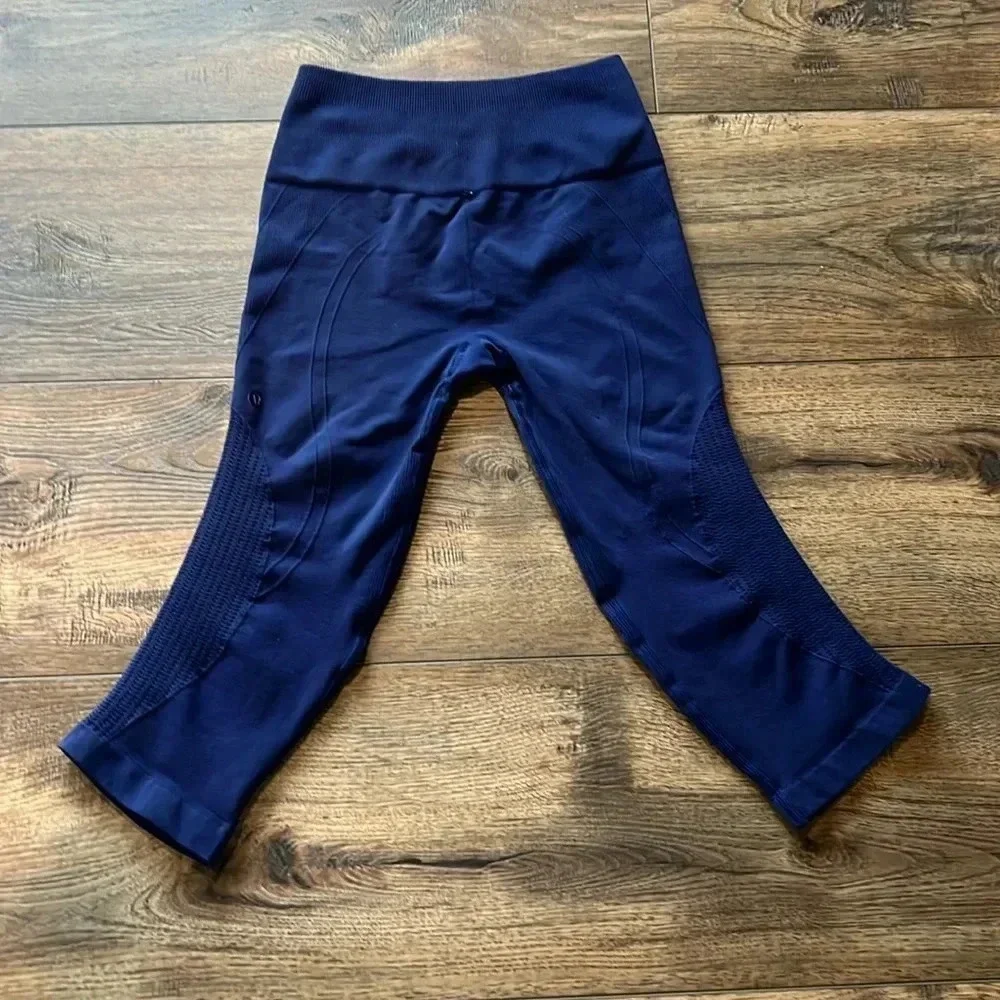 Lululemon Ebb and Flow Seamless Crop Leggings Blue Size 6
